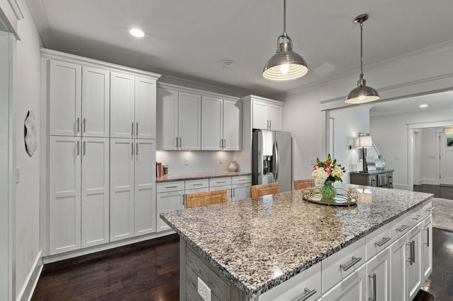 6541 Thunderbird Dr, Nashville, TN 37209