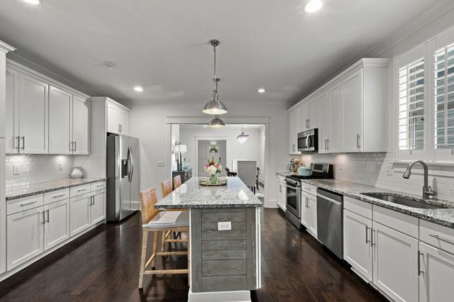 6541 Thunderbird Dr, Nashville, TN 37209