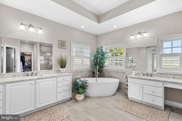 38527 DITCHLING PL, Hamilton, VA 20158