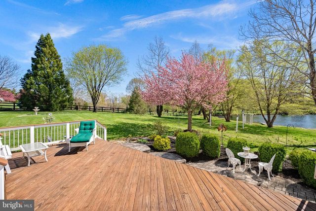 38527 DITCHLING PL, Hamilton, VA 20158