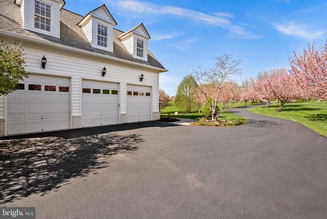 38527 DITCHLING PL, Hamilton, VA 20158