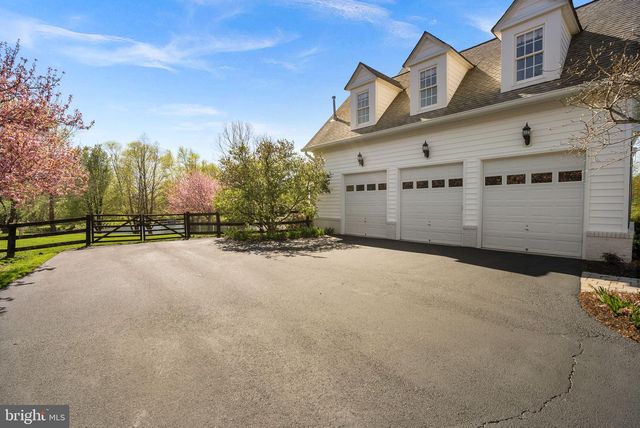 38527 DITCHLING PL, Hamilton, VA 20158