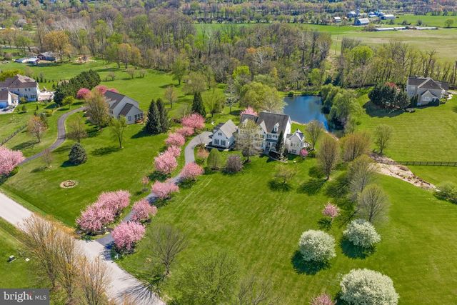 38527 DITCHLING PL, Hamilton, VA 20158
