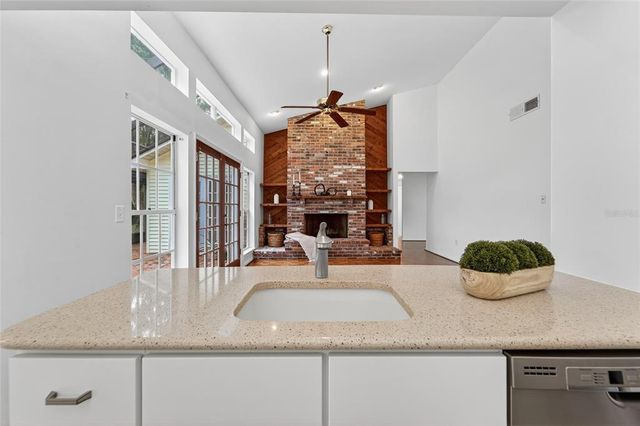 2873 SEA PINES CIRCLE W, Clearwater, FL 33761