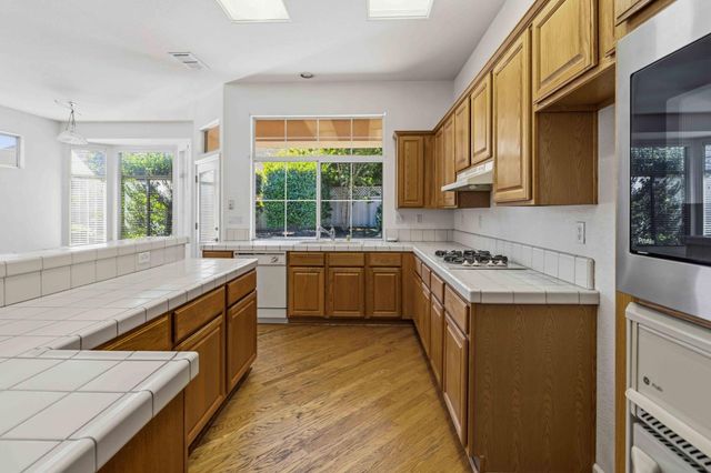 209 Strongbox Ct, Roseville, CA 95747