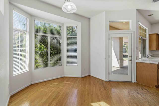 209 Strongbox Ct, Roseville, CA 95747