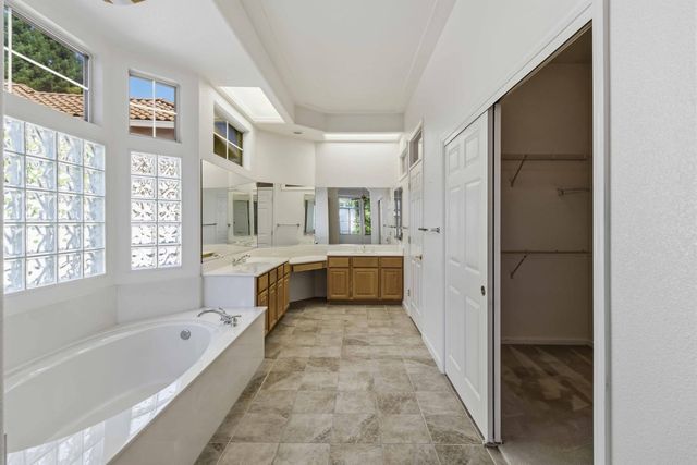 209 Strongbox Ct, Roseville, CA 95747