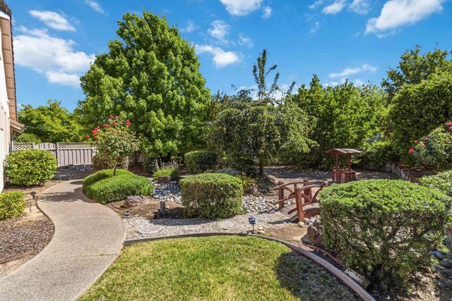 209 Strongbox Ct, Roseville, CA 95747