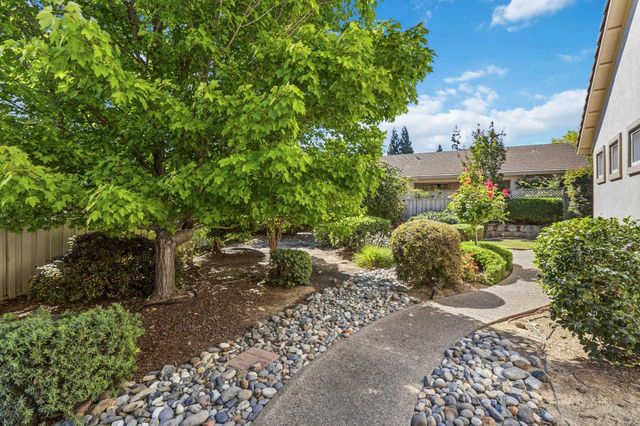 209 Strongbox Ct, Roseville, CA 95747