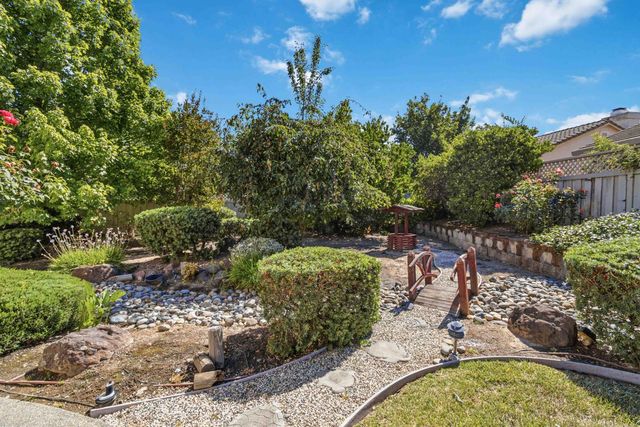 209 Strongbox Ct, Roseville, CA 95747