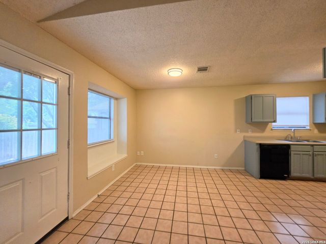 5647 TIMBERHURST, San Antonio, TX 78250