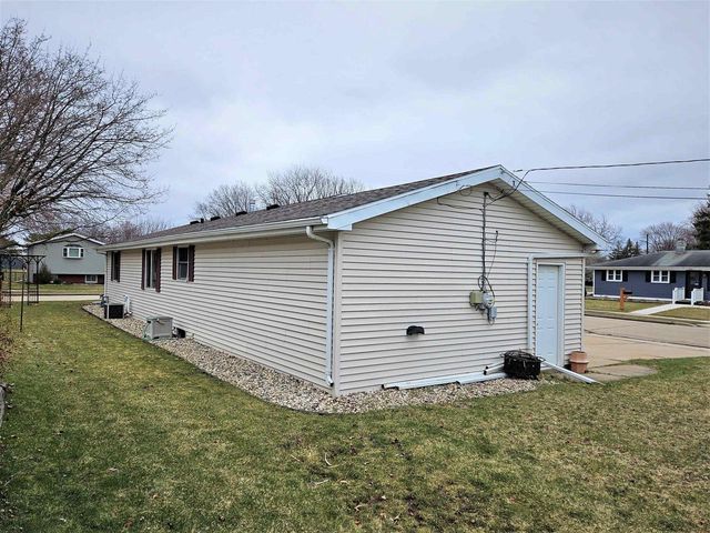 1706 WINCHESTER AVENUE, Oshkosh, WI 54901