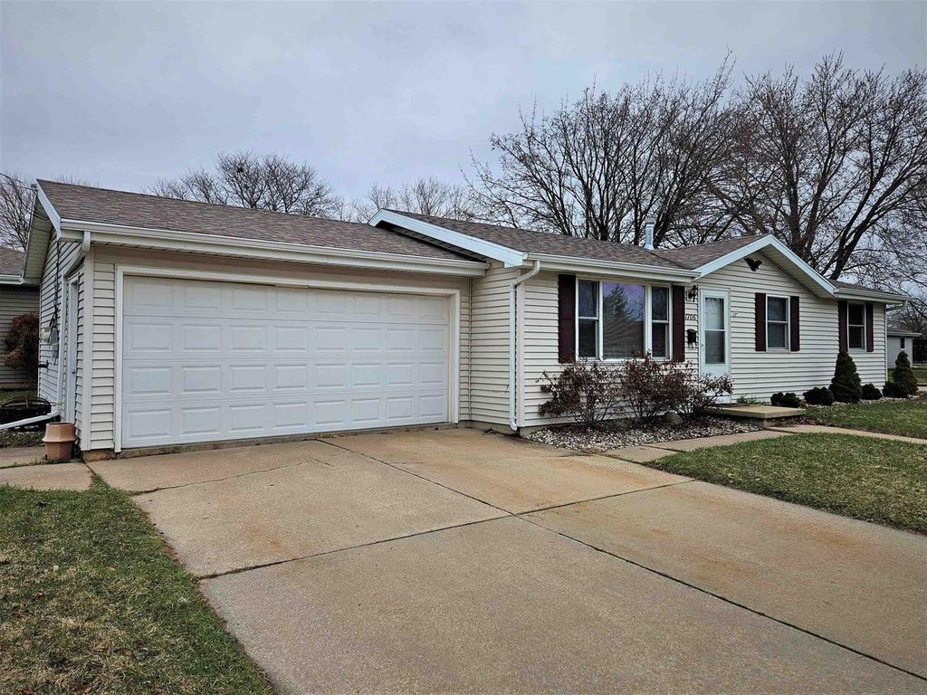 1706 WINCHESTER AVENUE, Oshkosh, WI 54901