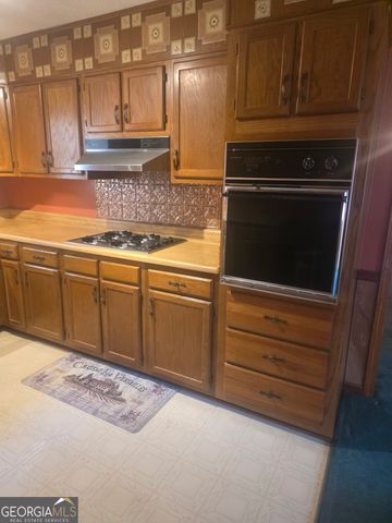 276 Lee Thompson Road, Moreland, GA 30259