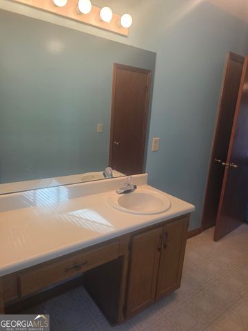 276 Lee Thompson Road, Moreland, GA 30259