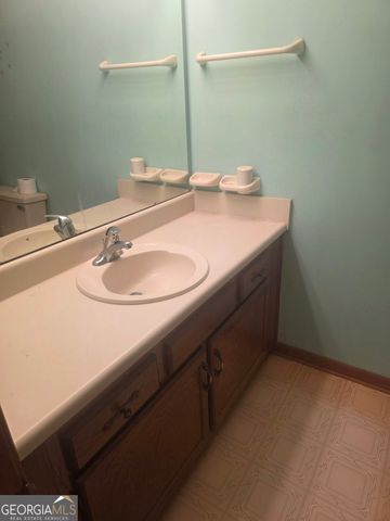 276 Lee Thompson Road, Moreland, GA 30259