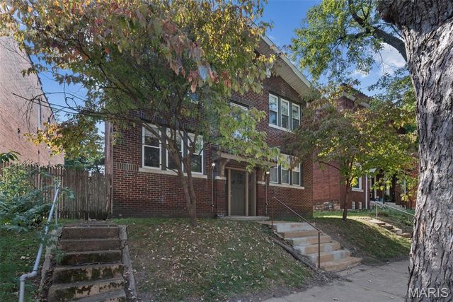 4242 Botanical Avenue, St Louis, MO 63110