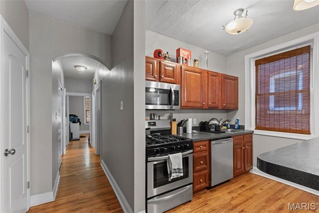 4242 Botanical Avenue, St Louis, MO 63110