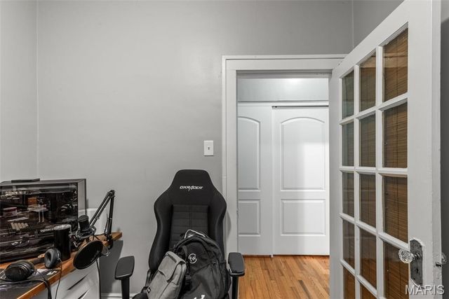 4242 Botanical Avenue, St Louis, MO 63110