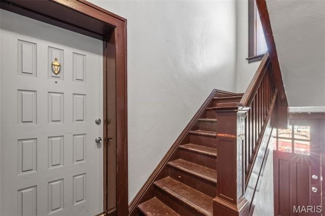 4242 Botanical Avenue, St Louis, MO 63110