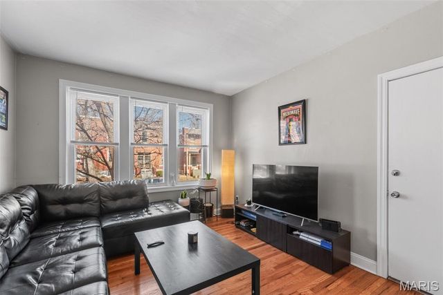 4242 Botanical Avenue, St Louis, MO 63110