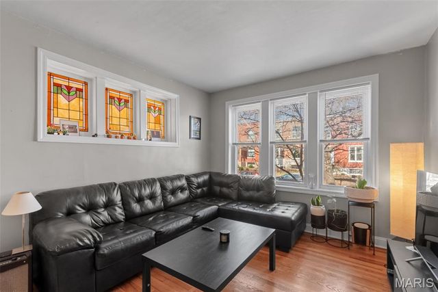 4242 Botanical Avenue, St Louis, MO 63110