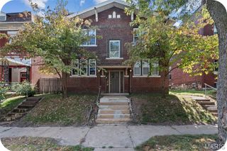 4242 Botanical Avenue, St Louis, MO 63110