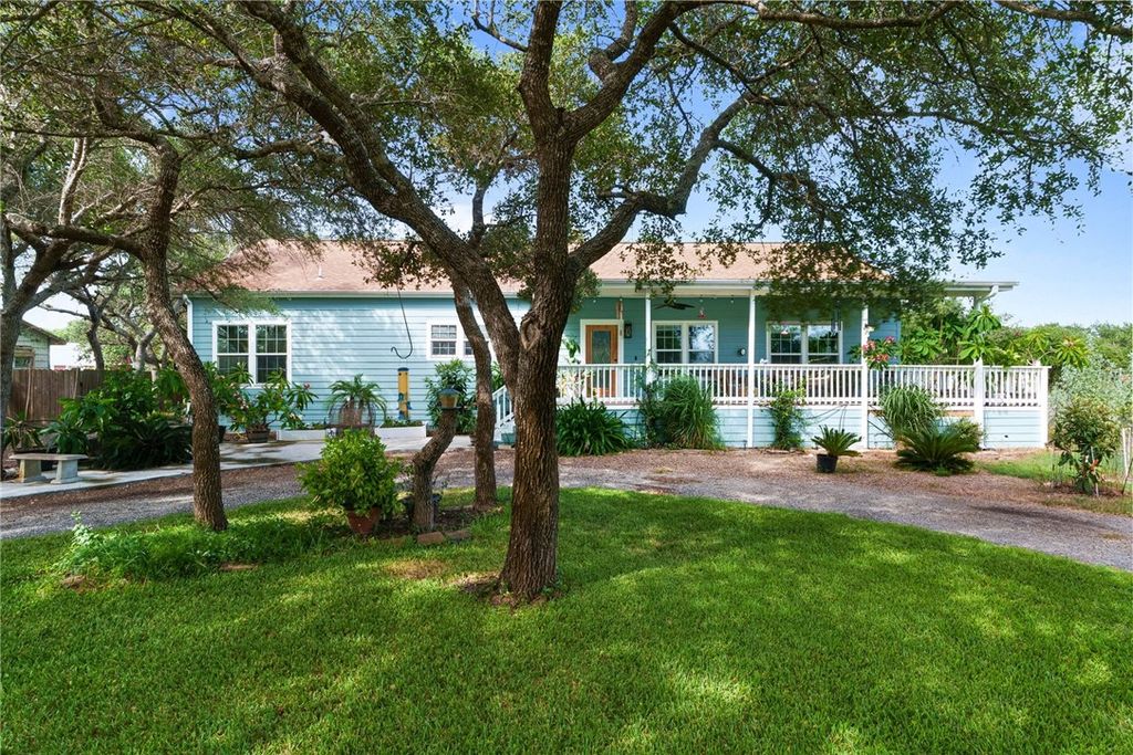 1708 W McClung, Aransas Pass, TX 78336 — exterior
