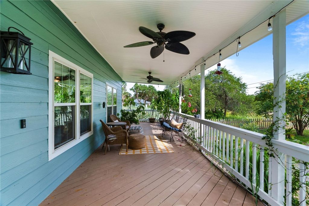 1708 W McClung, Aransas Pass, TX 78336 — photo 2