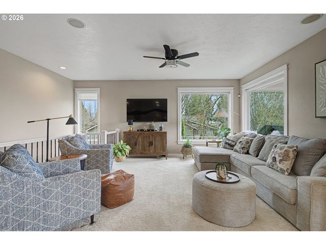 2352 Nw JEFFERSON Way, Mc Minnville, OR 97128