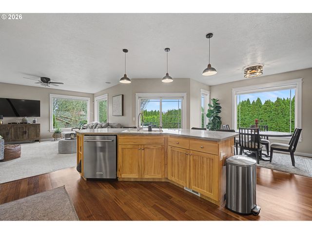 2352 Nw JEFFERSON Way, Mc Minnville, OR 97128