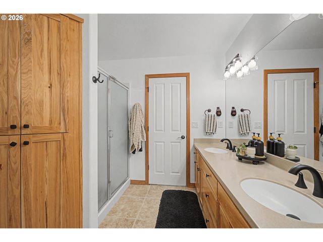 2352 Nw JEFFERSON Way, Mc Minnville, OR 97128