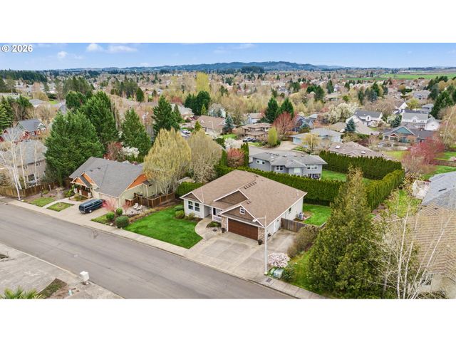 2352 Nw JEFFERSON Way, Mc Minnville, OR 97128