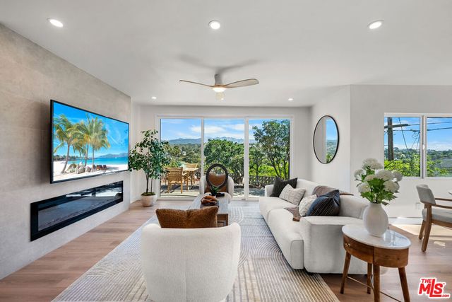 3260 Sagamore Way, Los Angeles, CA 90065