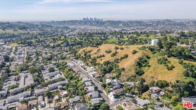 3260 Sagamore Way, Los Angeles, CA 90065