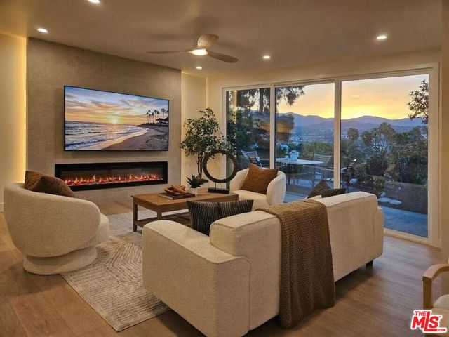 3260 Sagamore Way, Los Angeles, CA 90065