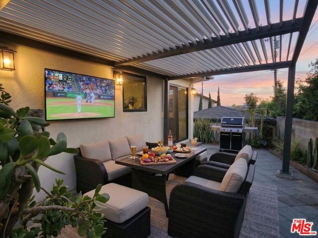 3260 Sagamore Way, Los Angeles, CA 90065