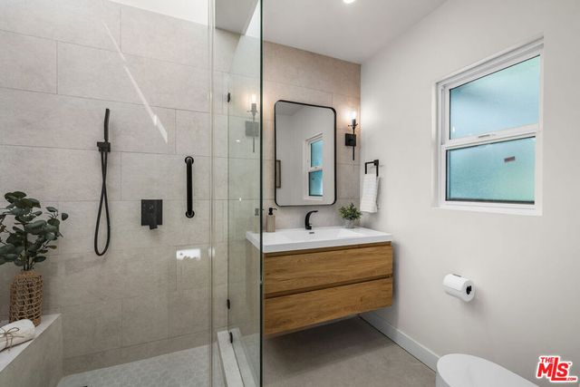 3260 Sagamore Way, Los Angeles, CA 90065