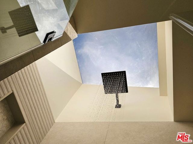 3260 Sagamore Way, Los Angeles, CA 90065