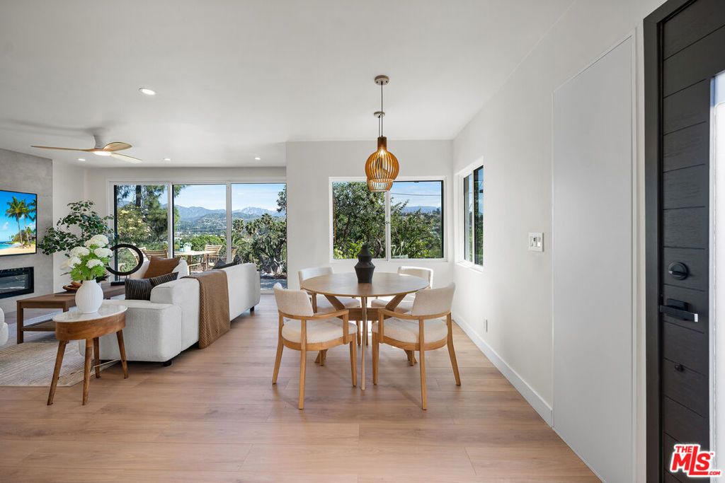 Image 13 of property listing at 3260 Sagamore Way, Los Angeles, CA 90065