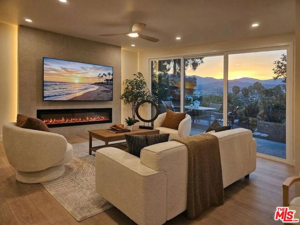 Image 26 of property listing at 3260 Sagamore Way, Los Angeles, CA 90065