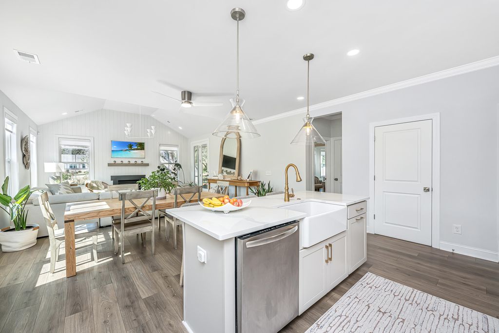 Image 15 of property listing at 2037 Bullyard Sound Way, Awendaw, SC 29429