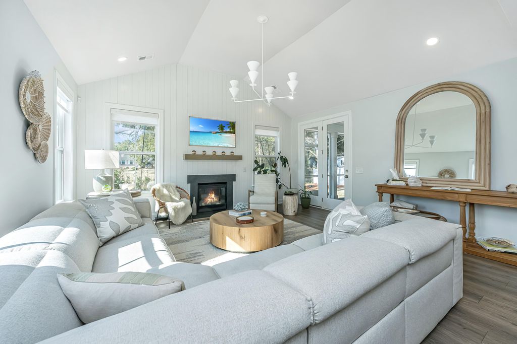 Image 19 of property listing at 2037 Bullyard Sound Way, Awendaw, SC 29429