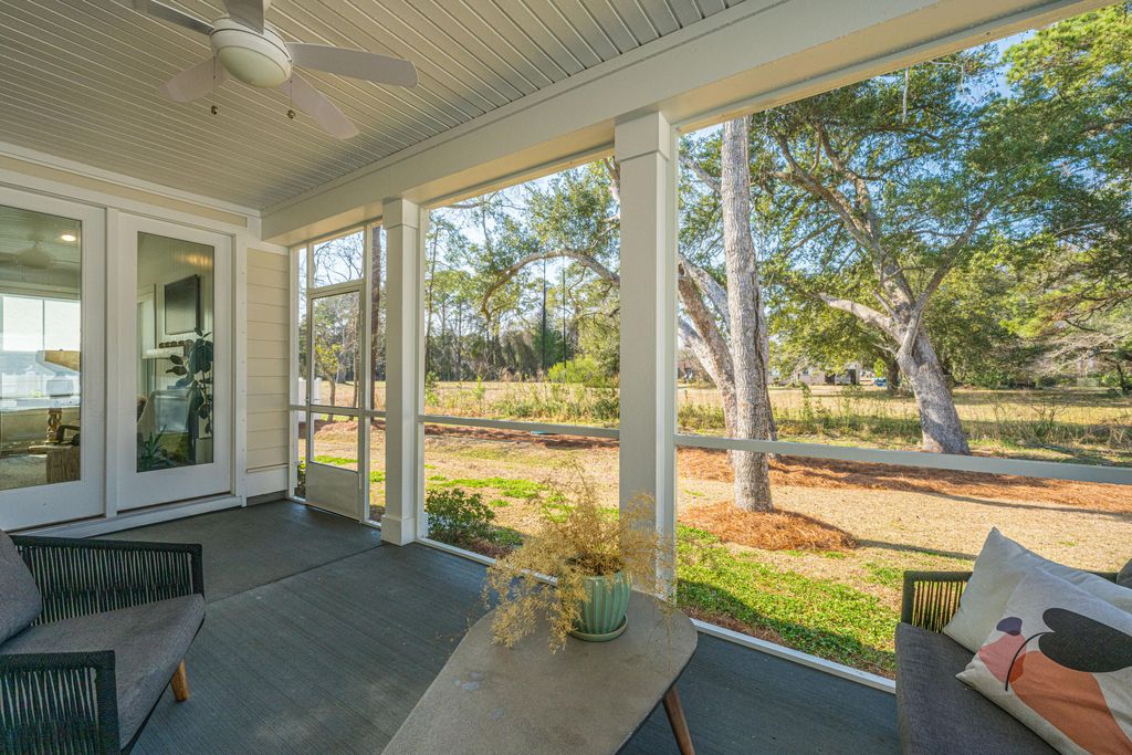Image 37 of property listing at 2037 Bullyard Sound Way, Awendaw, SC 29429