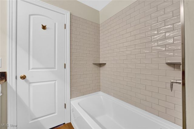 29363 Detroit Road 5, Westlake, OH 44145