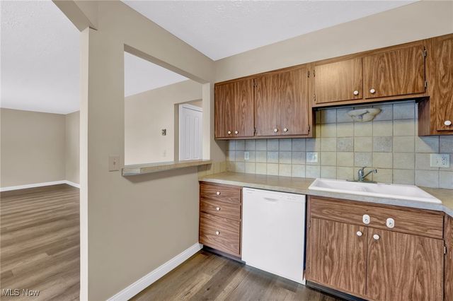 29363 Detroit Road 5, Westlake, OH 44145