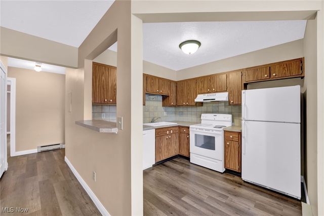 29363 Detroit Road 5, Westlake, OH 44145