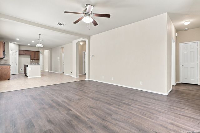 162 Golden Wren, San Antonio, TX 78253