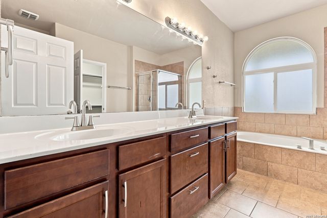 162 Golden Wren, San Antonio, TX 78253
