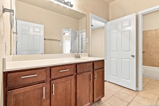 162 Golden Wren, San Antonio, TX 78253